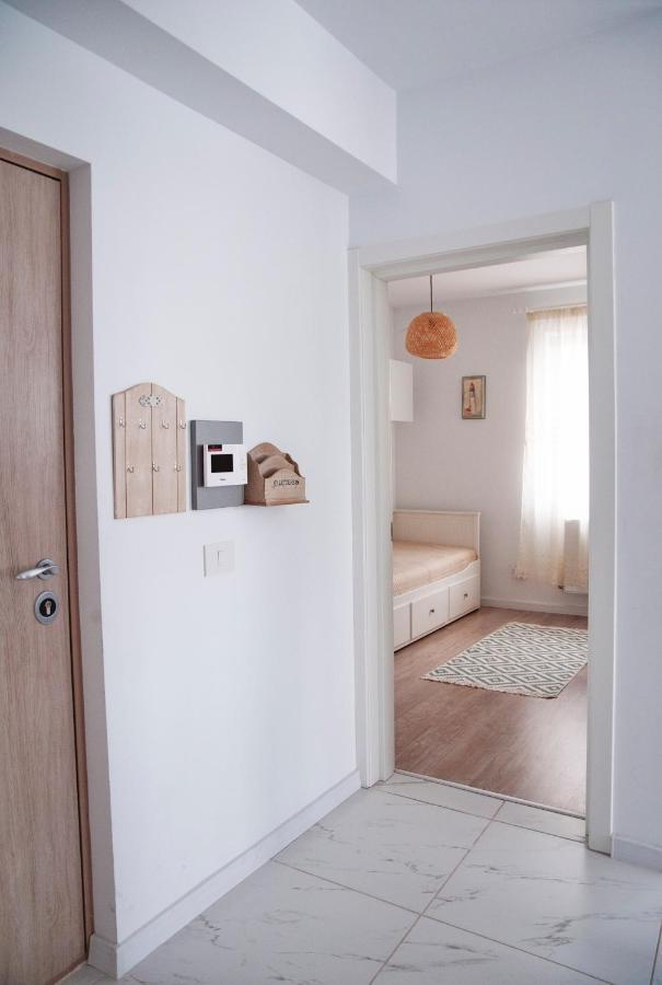 Elis Apartment By Oasis Homes Oradea Bagian luar foto