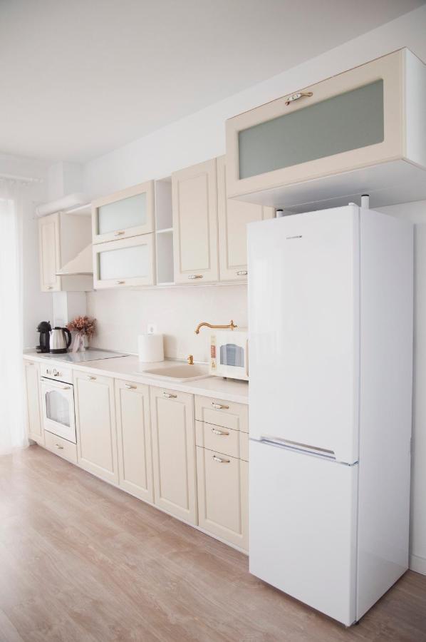 Elis Apartment By Oasis Homes Oradea Bagian luar foto